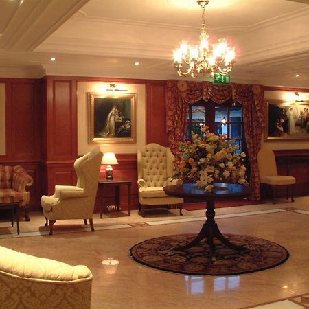 Barn Hotel London ريوسليب المظهر الداخلي الصورة