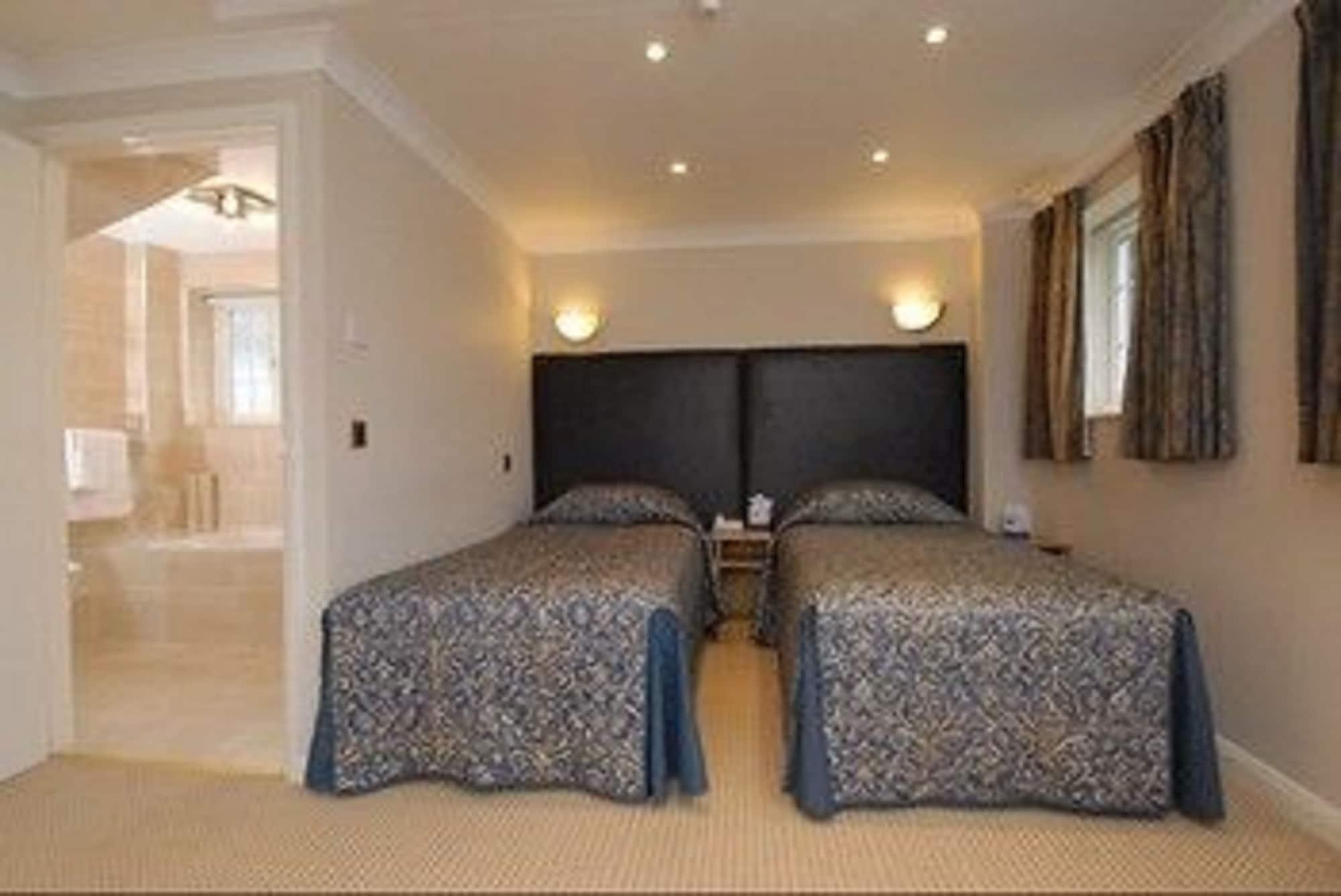 Barn Hotel London ريوسليب الغرفة الصورة