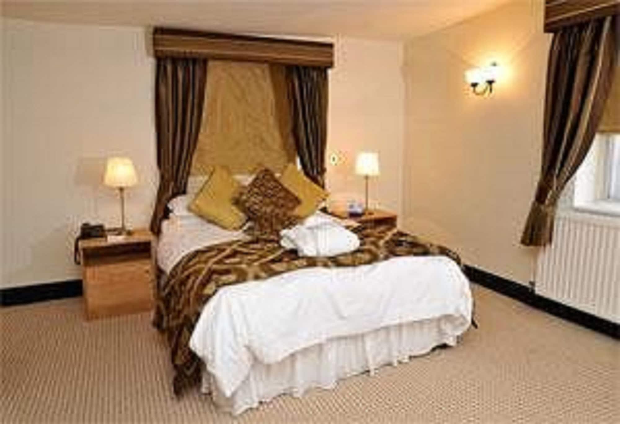 Barn Hotel London ريوسليب المظهر الخارجي الصورة
