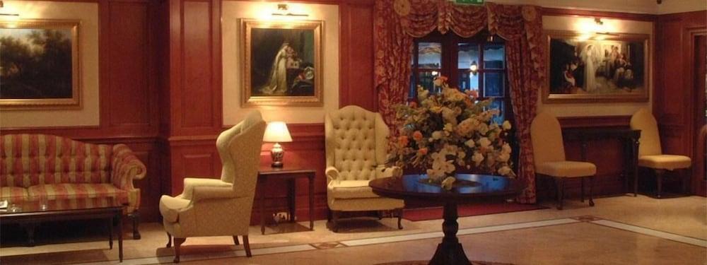 Barn Hotel London ريوسليب المظهر الخارجي الصورة