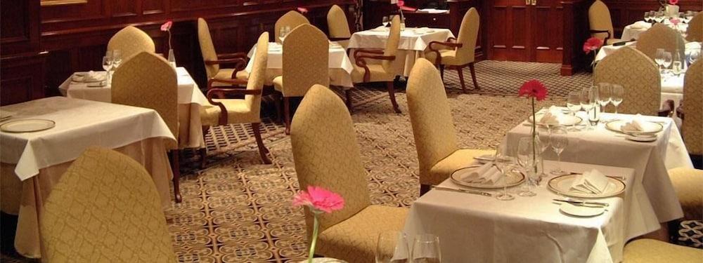 Barn Hotel London ريوسليب المظهر الخارجي الصورة