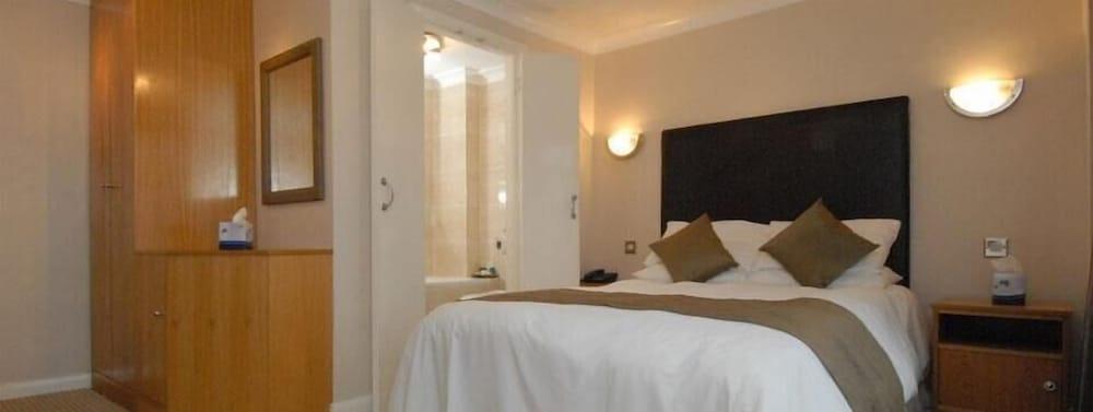 Barn Hotel London ريوسليب المظهر الخارجي الصورة