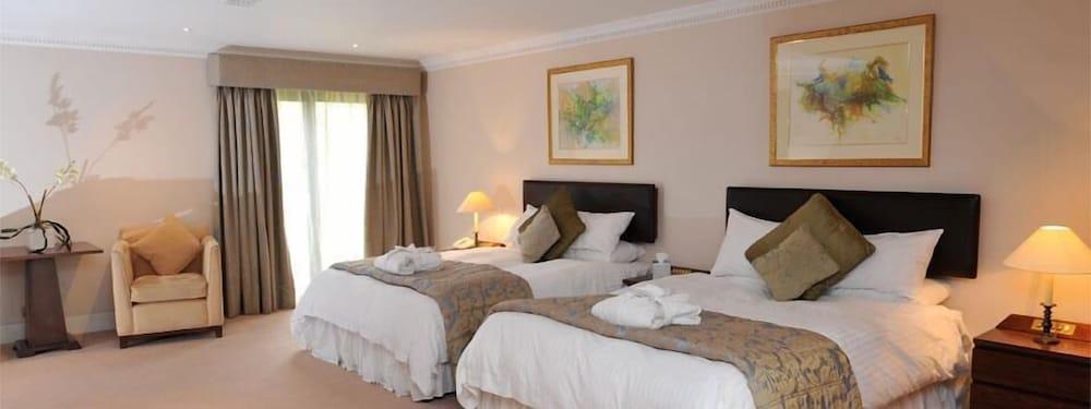 Barn Hotel London ريوسليب المظهر الخارجي الصورة