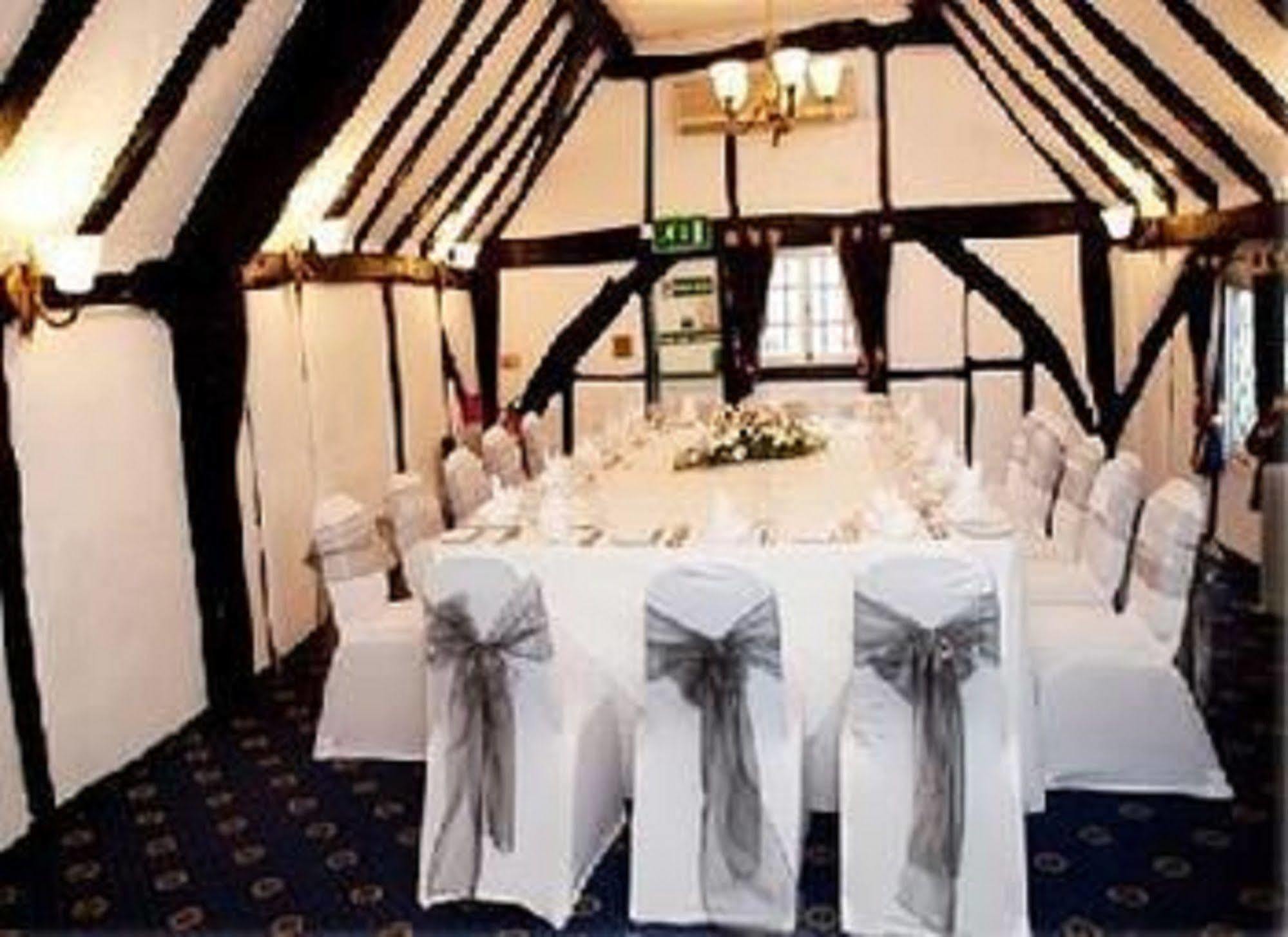 Barn Hotel London ريوسليب المظهر الخارجي الصورة